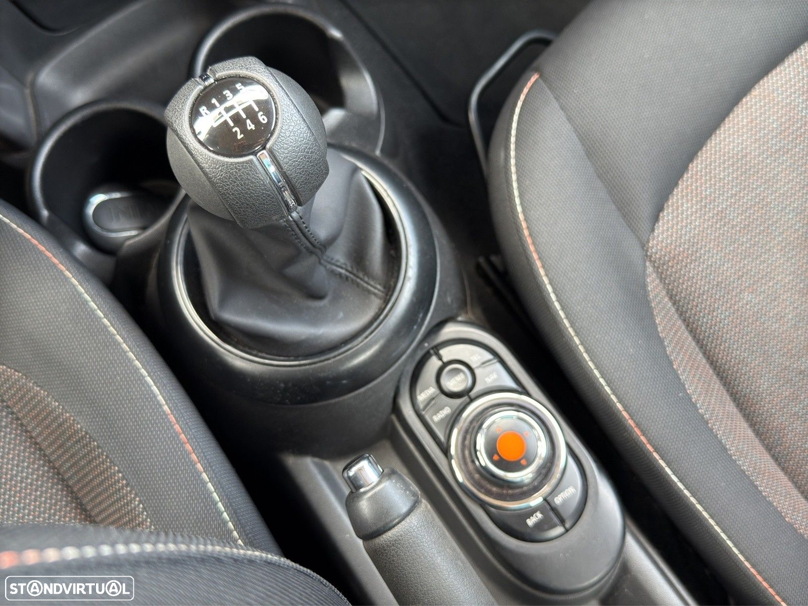 MINI 3 Portas One D - 10