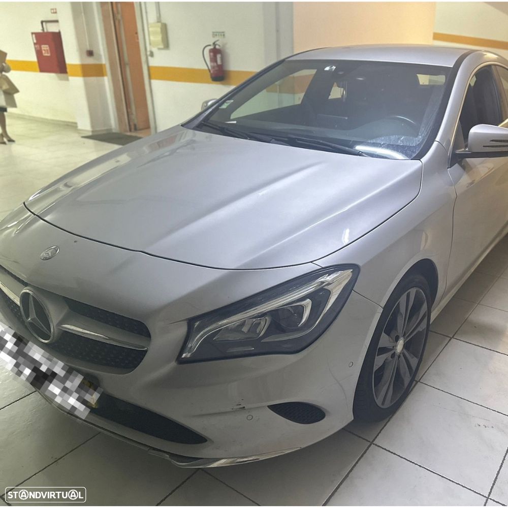 Mercedes-Benz CLA 180 d Urban - 3