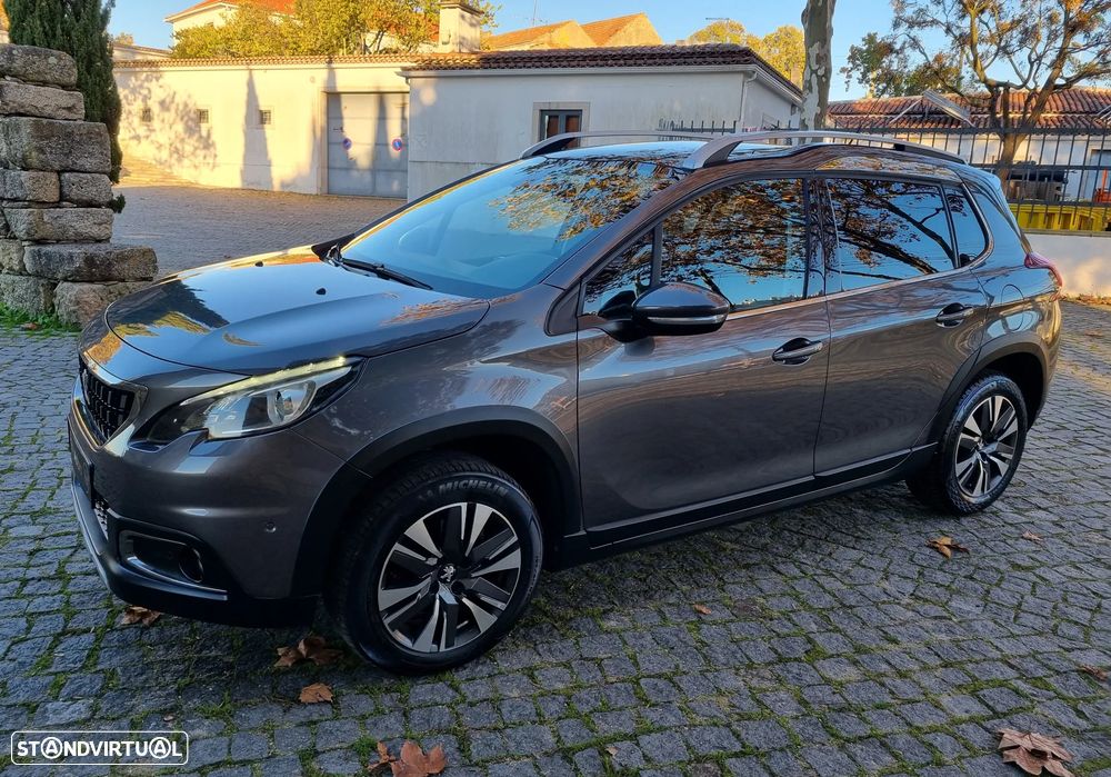 Peugeot 2008 1.2 PureTech Allure - 16