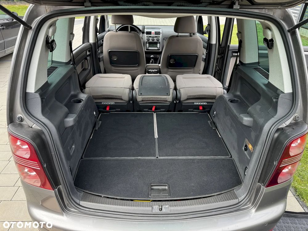 Volkswagen Touran 2.0 TDI DPF Highline - 22