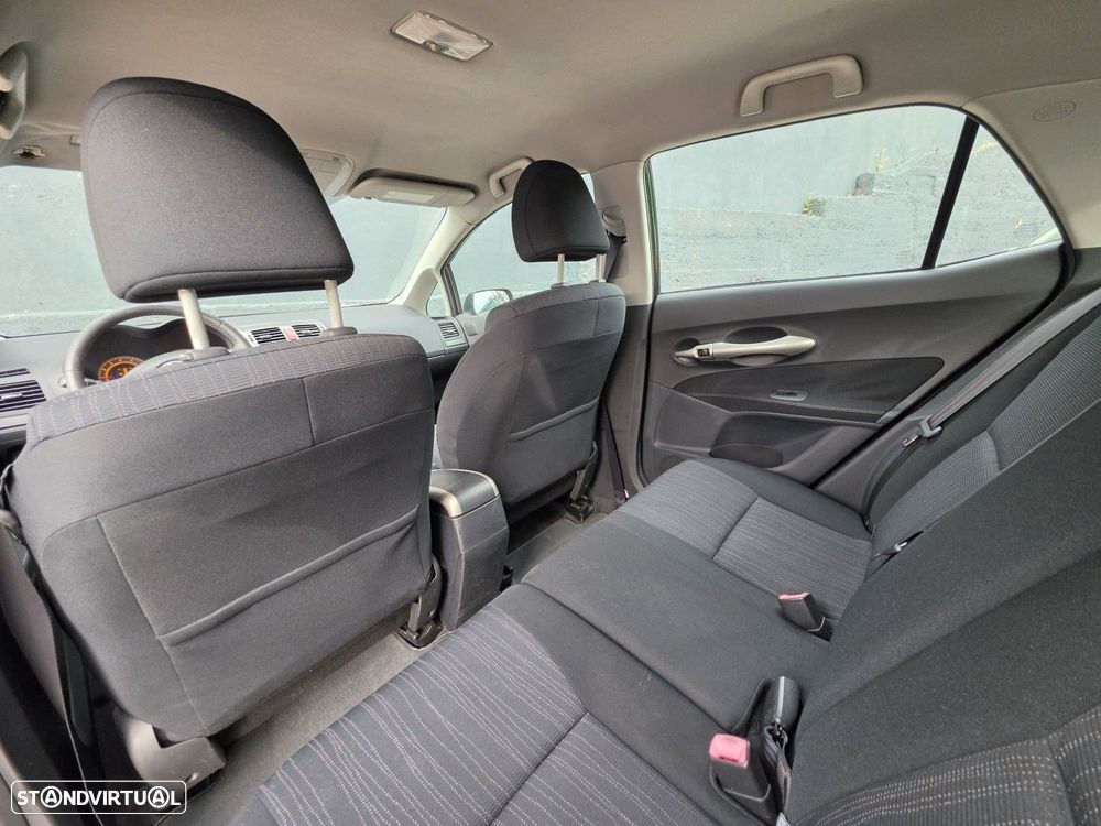 Toyota Auris 1.33 VVT-i Comfort+J16 - 10