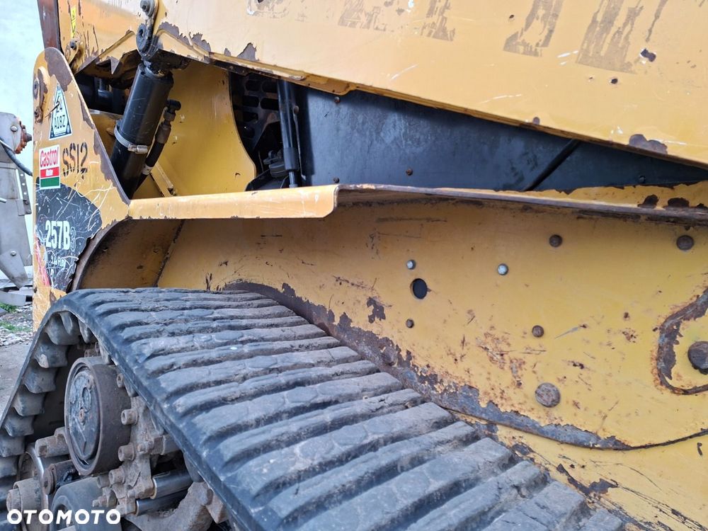 Caterpillar 257 B3 - 32