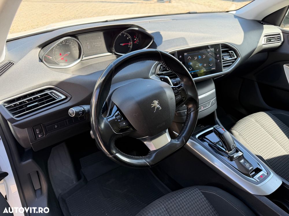 Peugeot 308 1.2 L PureTech Turbo S&S EAT8 Active Pack - 9