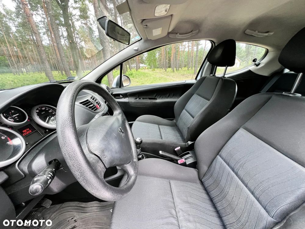 Peugeot 207 - 9