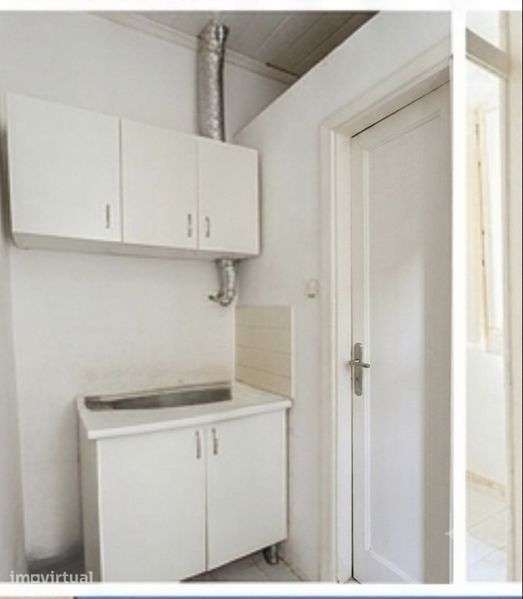 Moradia para remodelacao na Estrela - Grande imagem: 2/2