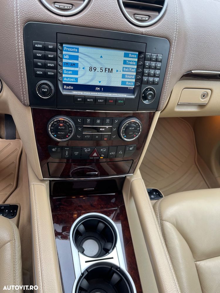 Mercedes-Benz GL 500 4-Matic Aut - 24