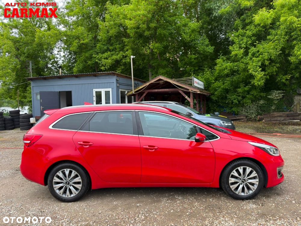 Kia Ceed - 8
