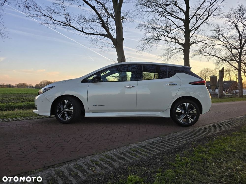 Nissan Leaf 40kWh N-Connecta - 2