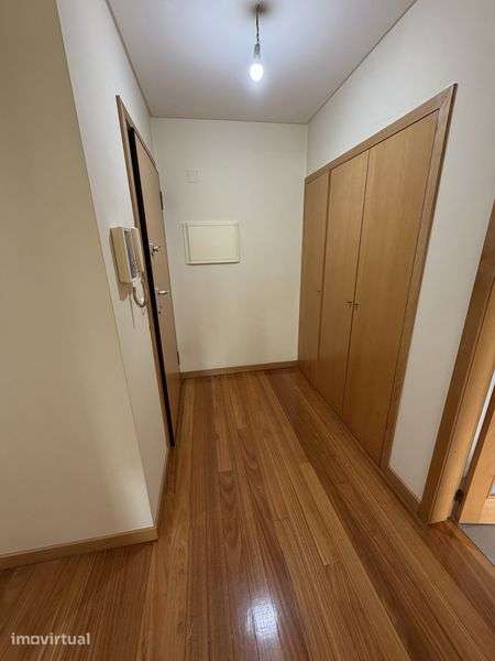 Alugo t1 com garagem - Grande imagem: 5/12