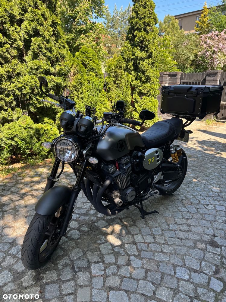 Yamaha XJR - 13