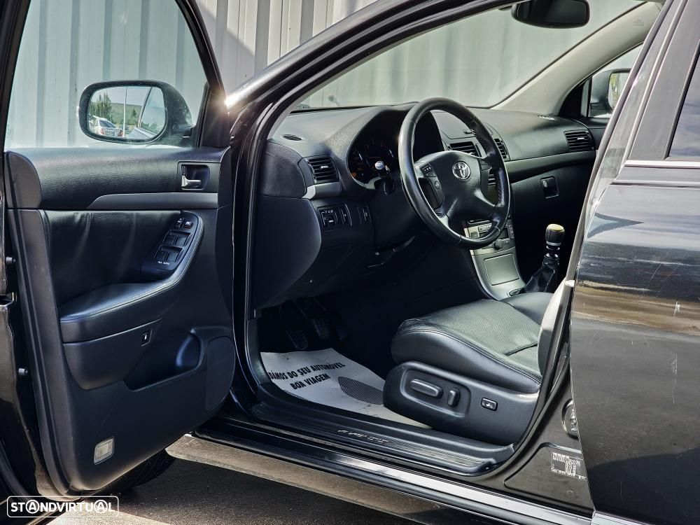 Toyota Avensis SW 2.2 D-4D Sol+P.Multimédia - 9