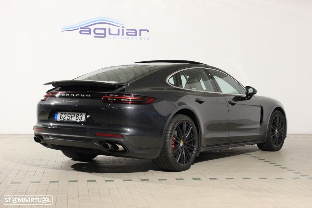 Porsche Panamera 4 S - 4