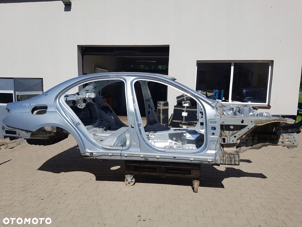 MERCEDES W213 SEDAN dach poszycie słupki 988 - 2