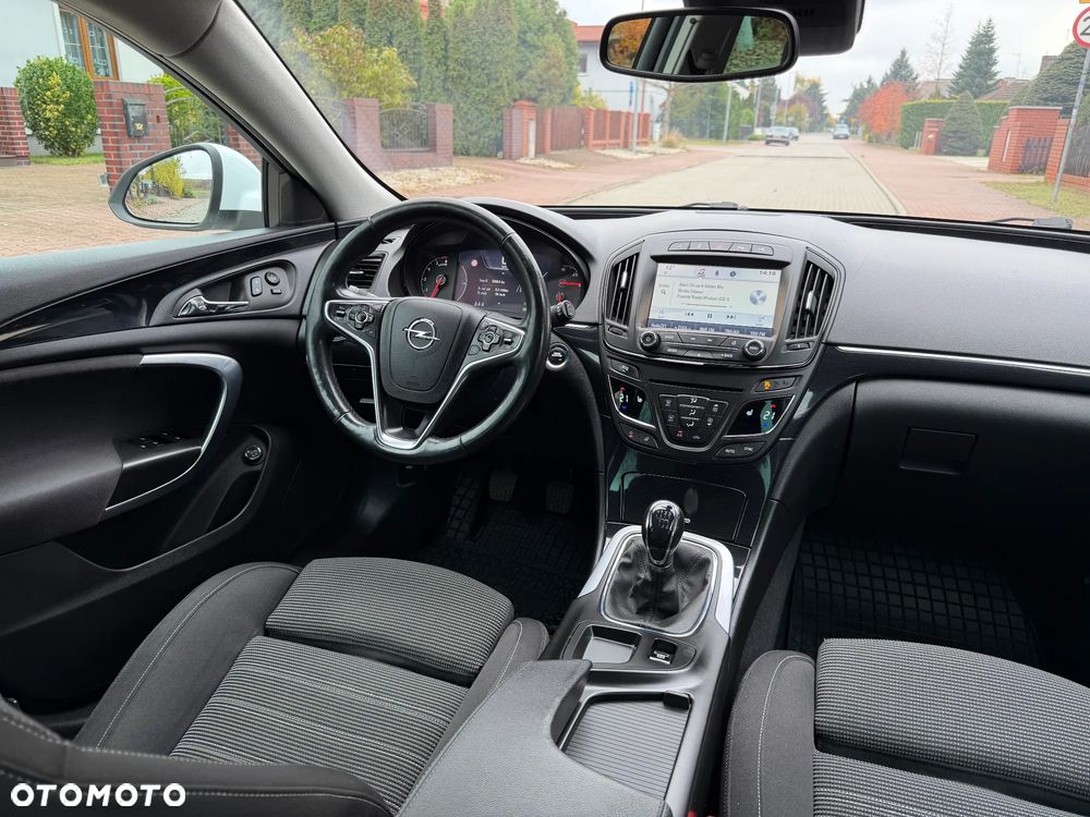 Opel Insignia - 30