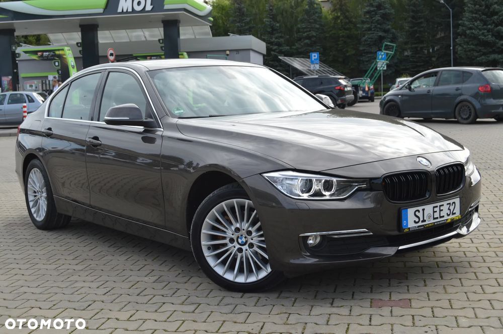 BMW Seria 3 318d Luxury Line - 13