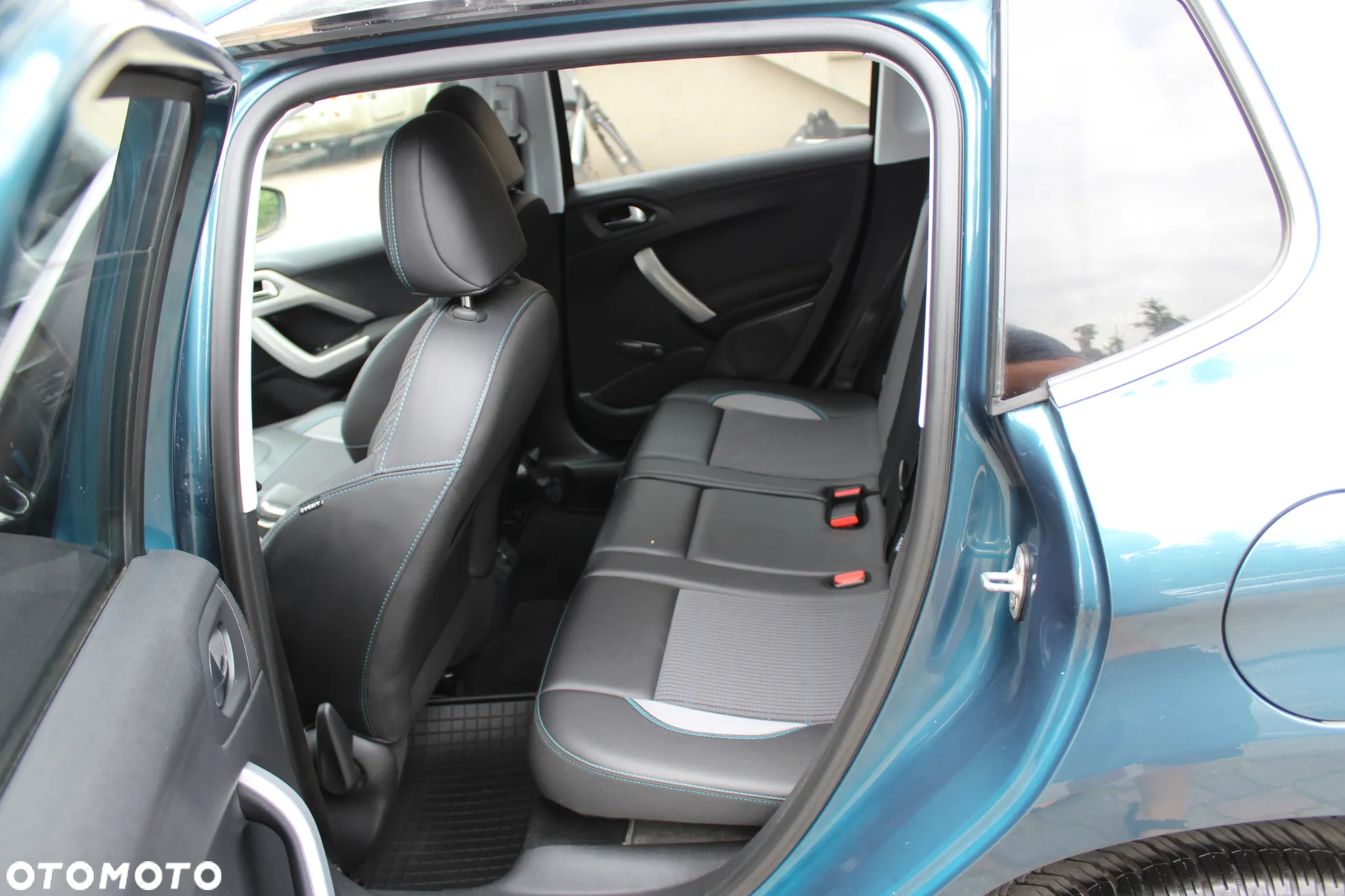 Peugeot 2008 - 14
