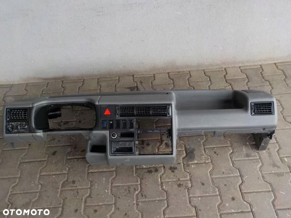 VW T4 99-03 R DESKA KOKPIT KONSOLA - 1