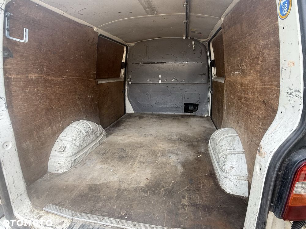 Volkswagen Transporter - 7