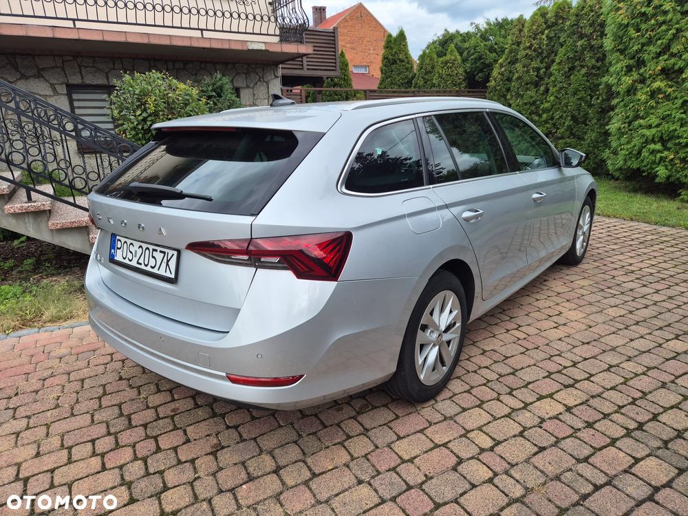 Skoda Octavia 2.0 TDI DSG Exclusive Plus - 3