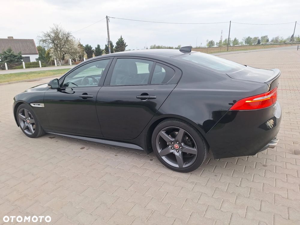 Jaguar XE 20d R-Sport - 4