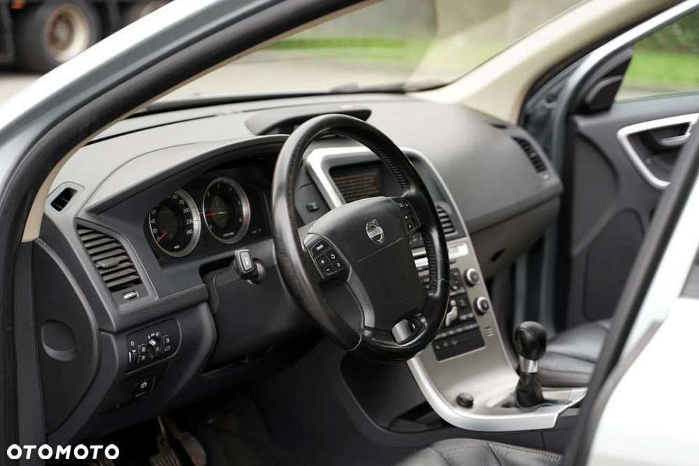 Volvo XC 60 D5 AWD - 16