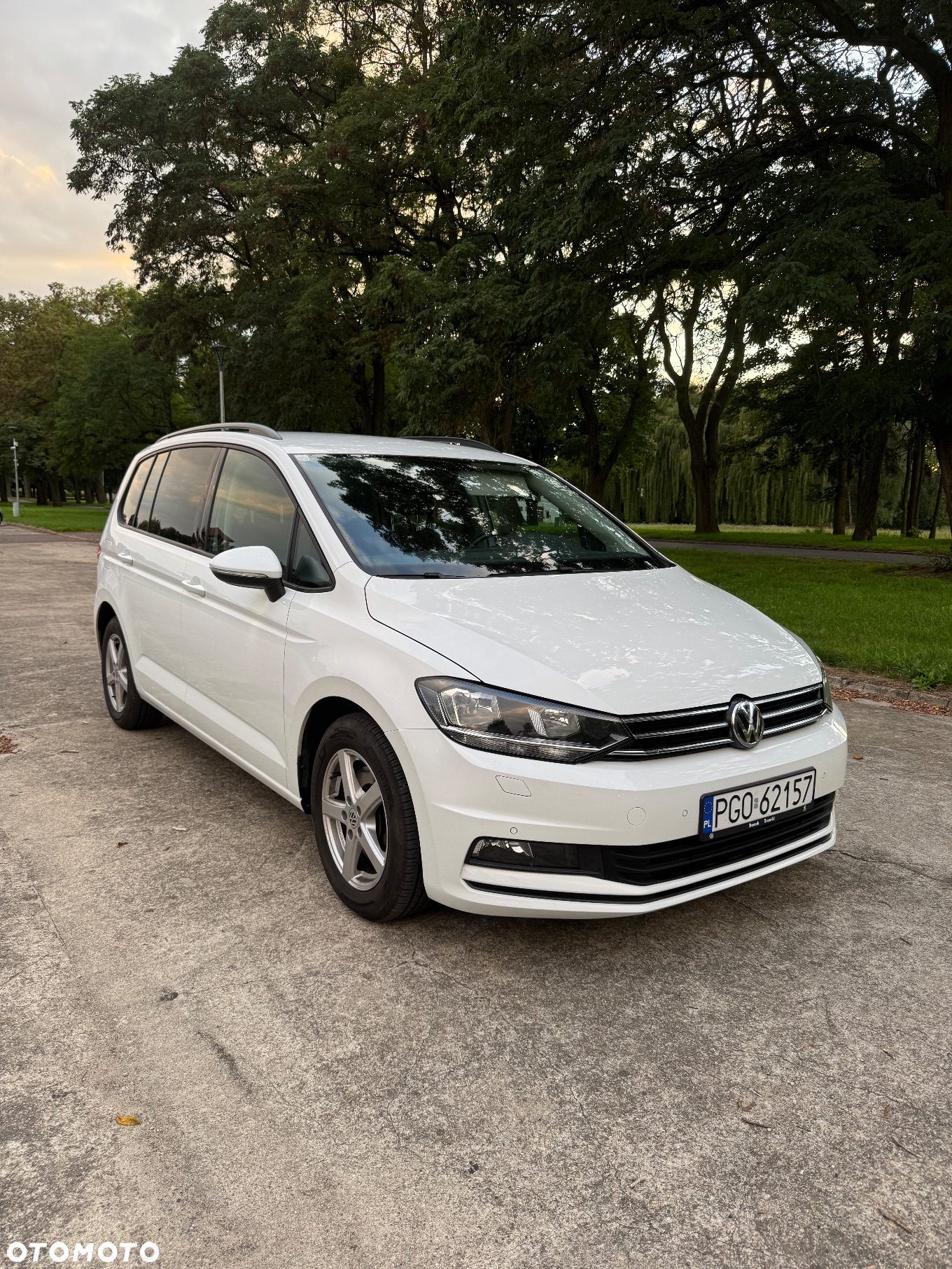 Volkswagen Touran - 2