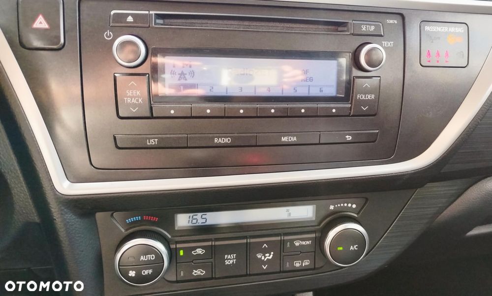 Toyota Auris - 12