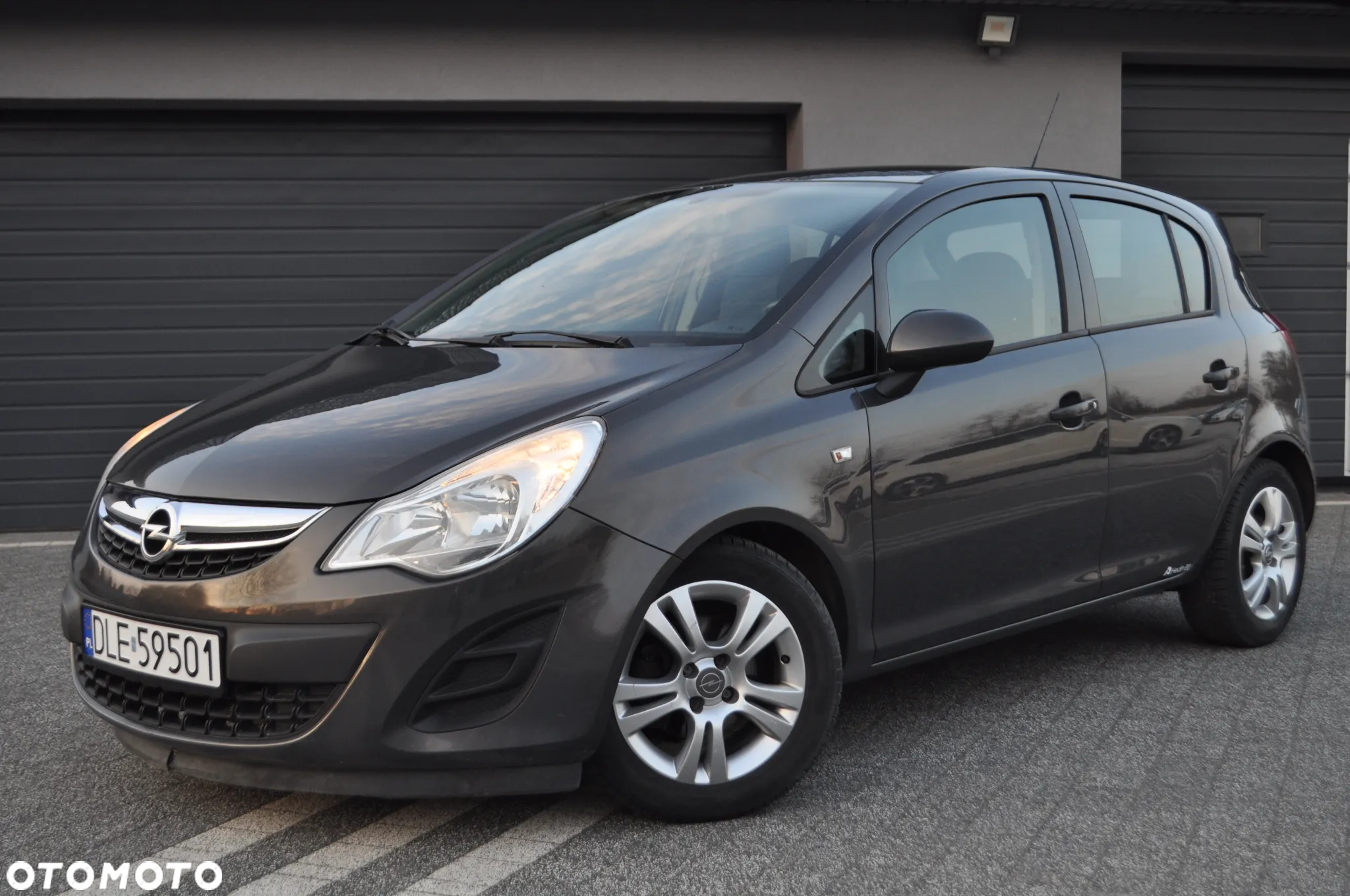 Opel Corsa 1.2 16V Edition / Active - 4