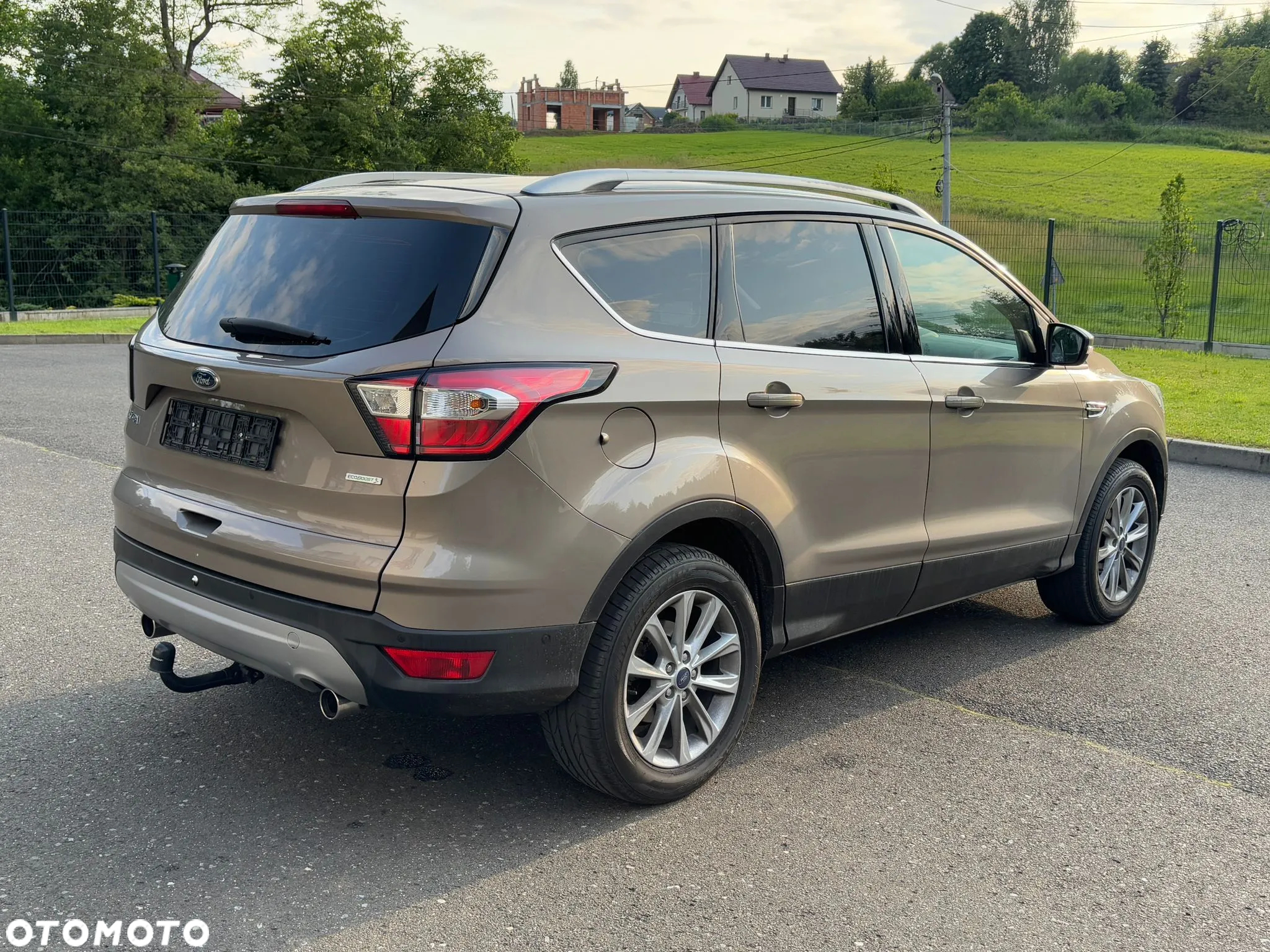 Ford Kuga 1.5 EcoBoost 2x4 Titanium - 4