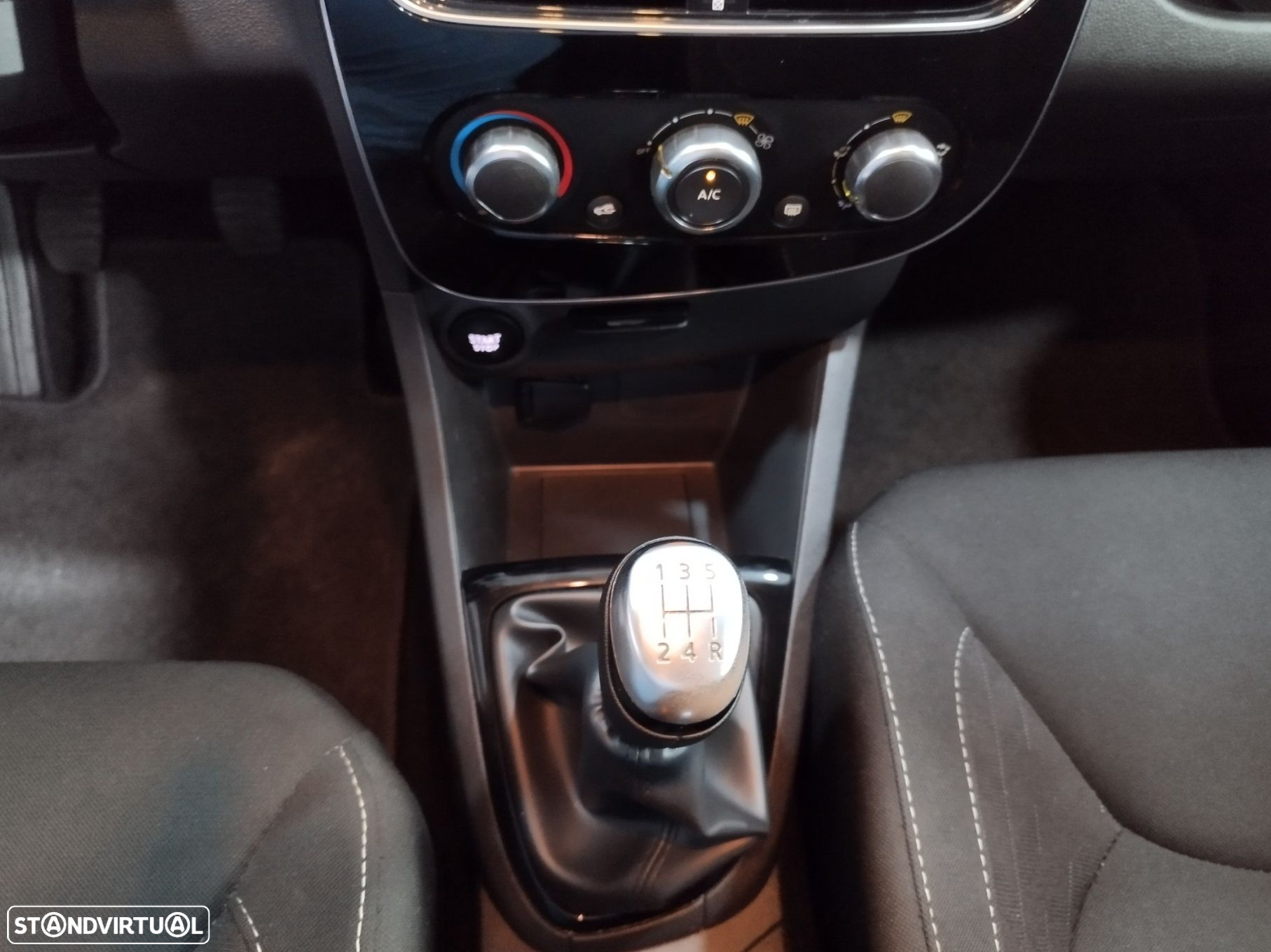 Renault Clio Sport Tourer 1.5 dCi Limited - 23