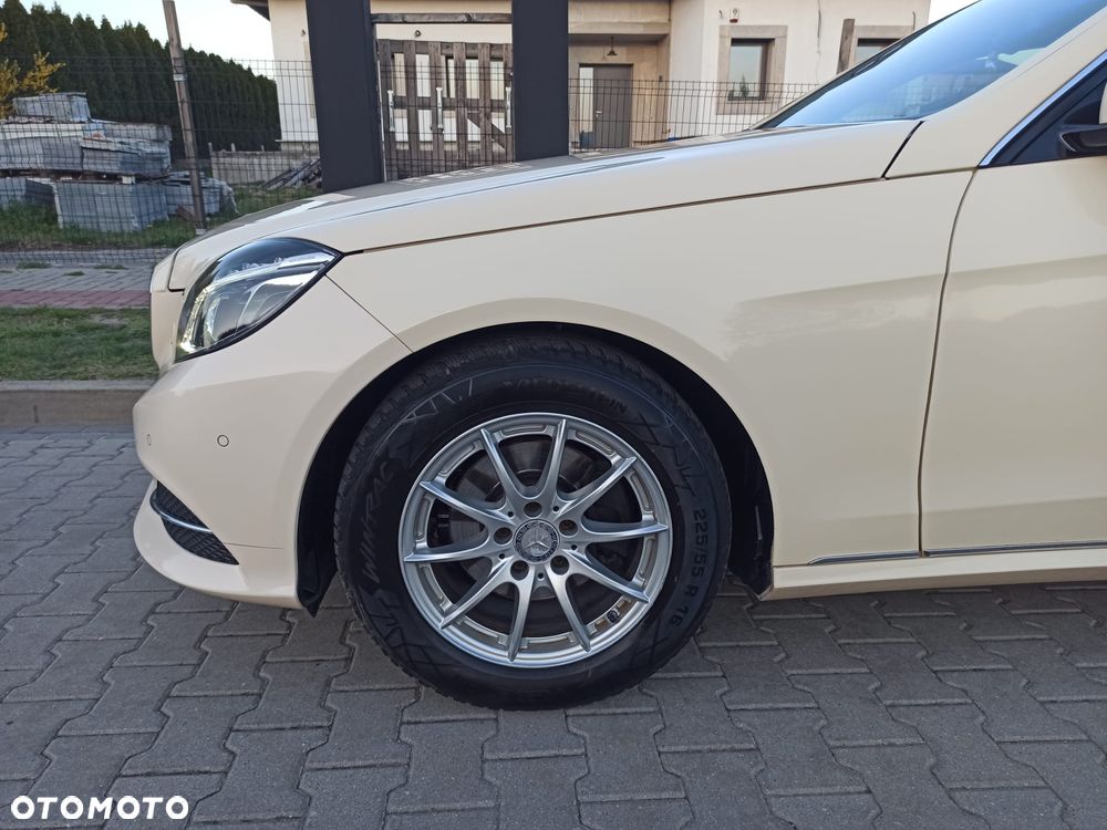 Mercedes-Benz Klasa E 220 BlueTEC 4Matic 7G-TRONIC - 21