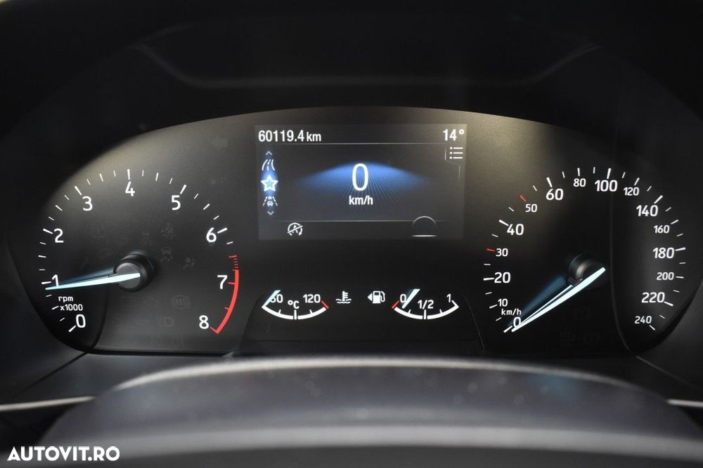 Ford Focus 1.0 EcoBoost 6MT MHEV Titanium - 12