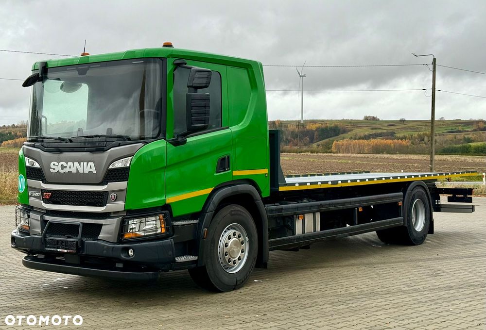 Scania P320 / PLATFORMA / NOWY / 5 TYŚ KM / SYPIALKA / 2023 ROK / CAŁA NA PODUSZKACH / 7.7 M DŁUGOŚCI / LAWETA / DO PRZEWOZU MASZYN ROLNICZYCH ITP - 2