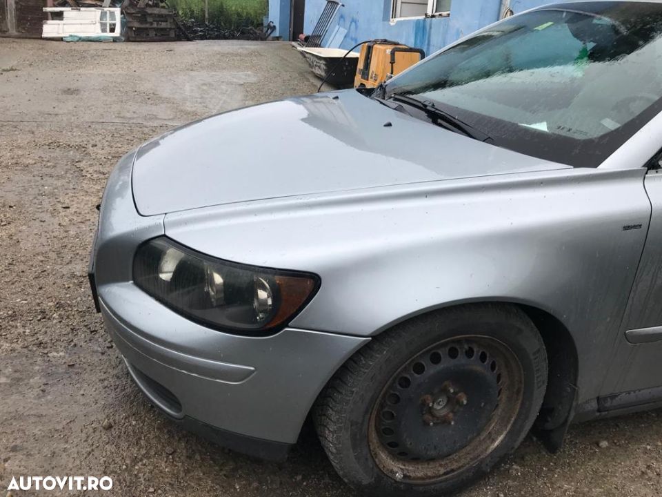 Dezmembrez Volvo S40 - 2