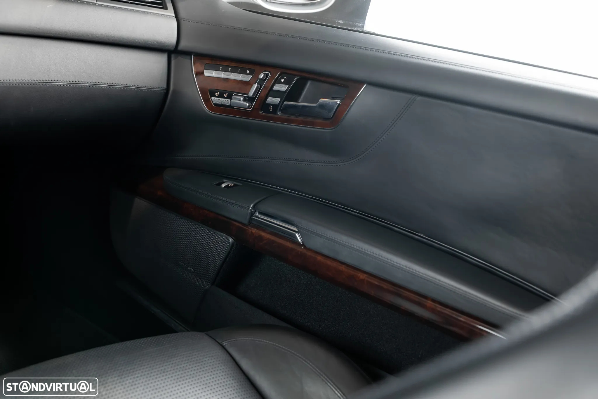 Mercedes-Benz CL 63 AMG Standard - 24
