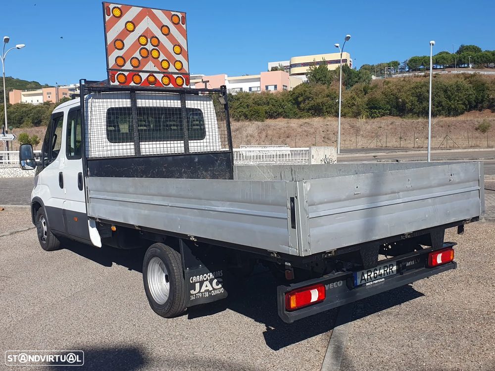Iveco Daily 2.3 35C14 - 7 LUG. c/ sinalização luminosa - 4