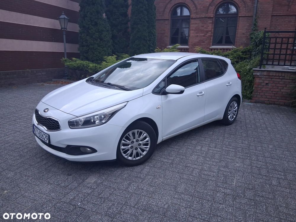 Kia Ceed 1.4 CVVT Attract - 3