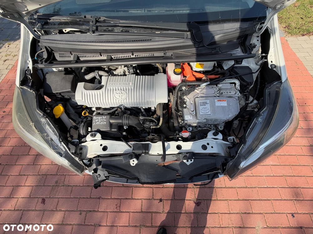 Toyota Yaris Hybrid 100 Dynamic - 17