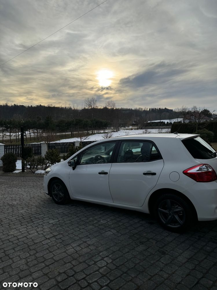 Toyota Auris 1.4 D-4D 2010 - 6