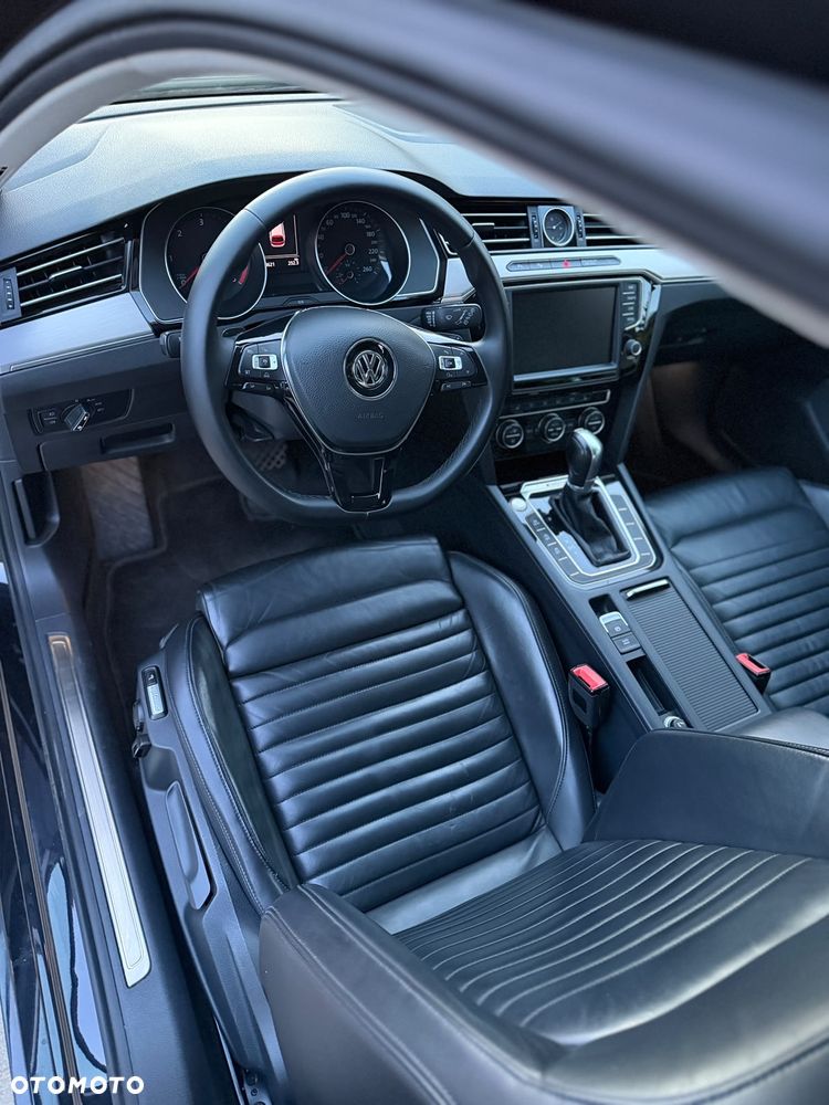 Volkswagen Passat 2.0 TDI Bi-Turbo BMT 4Mot Highline DSG - 24
