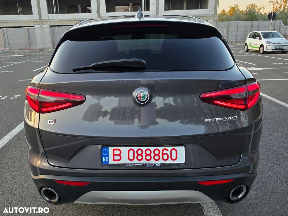 Alfa Romeo Stelvio 2.2 16V AT8 Q4 Veloce - 5