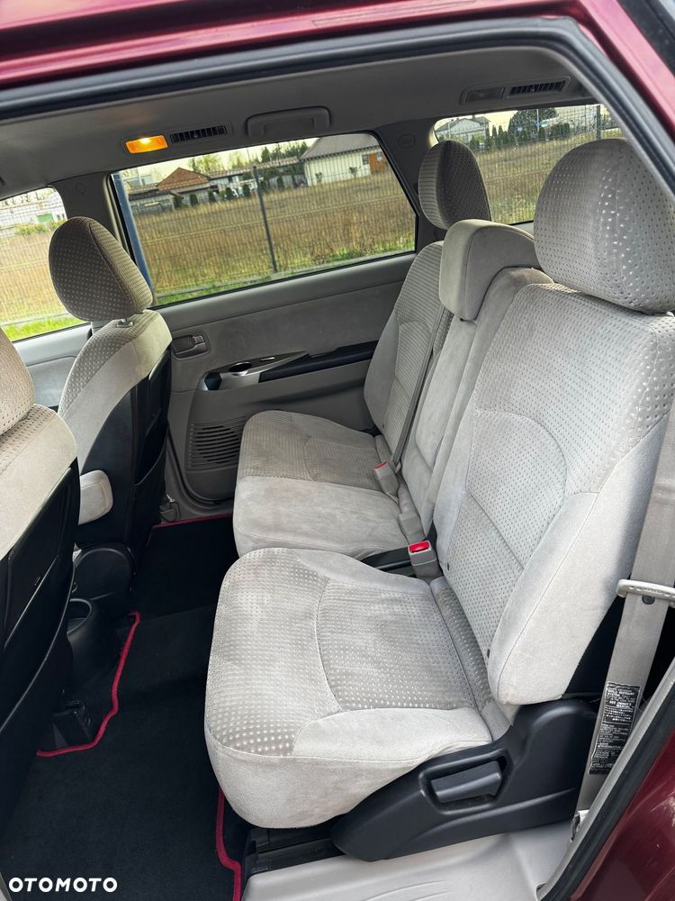 Mitsubishi Grandis 2.4 Intense - 15