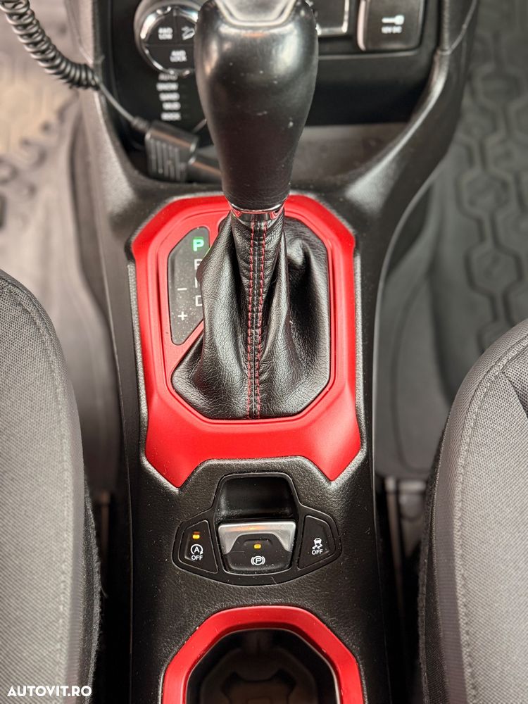 Jeep Renegade 2.0 M-Jet 4x4 AT Trailhawk - 24