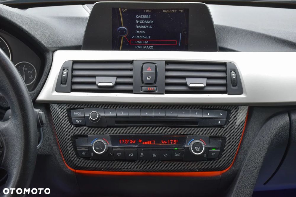 BMW Seria 3 318d Blue Performance Sport Line - 29