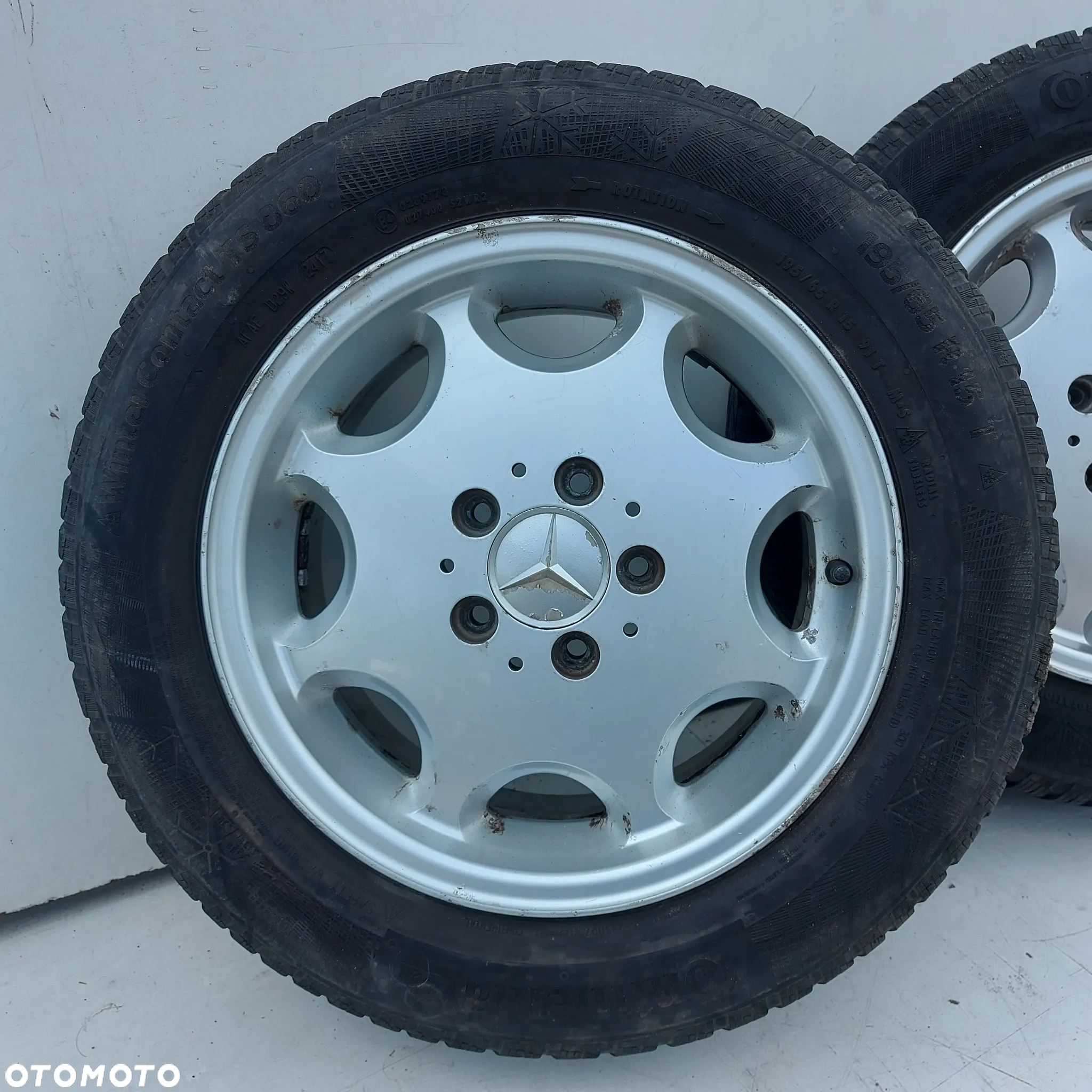 KOLA FELGI 15 KOMPLET CALOROCZNE MERCEDES E W210 ORYGINAL DEMONTAZ 2104010002 7JX15 ET 37 - 3