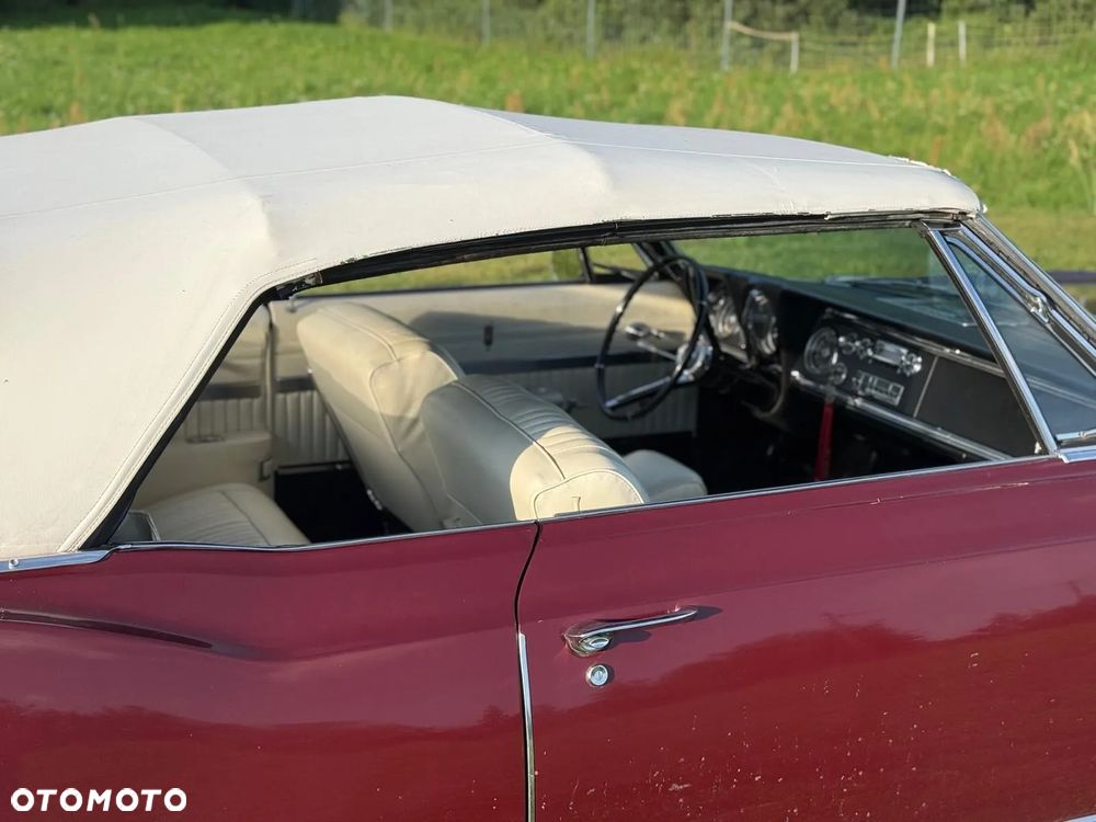 Oldsmobile Delta 88 - 12