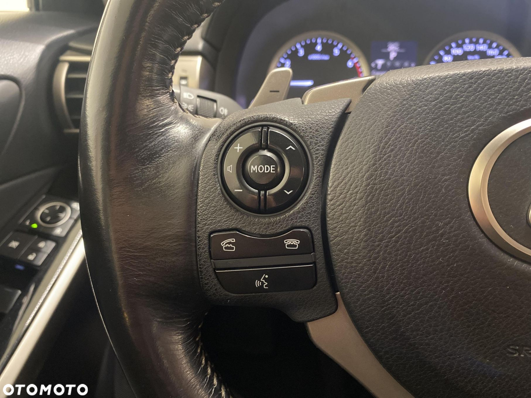 Lexus IS 200t Elite - 16