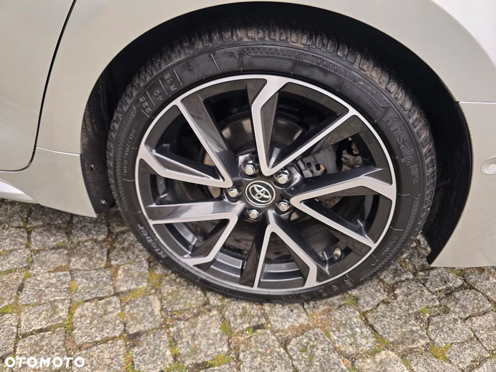 Toyota Corolla 2.0 Hybrid Executive - 11