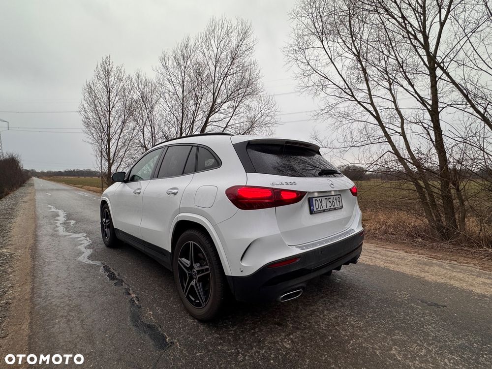 Mercedes-Benz GLA 200 AMG Line - 8