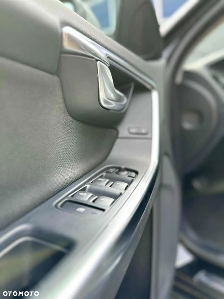 Volvo V60 D5 AWD - 14